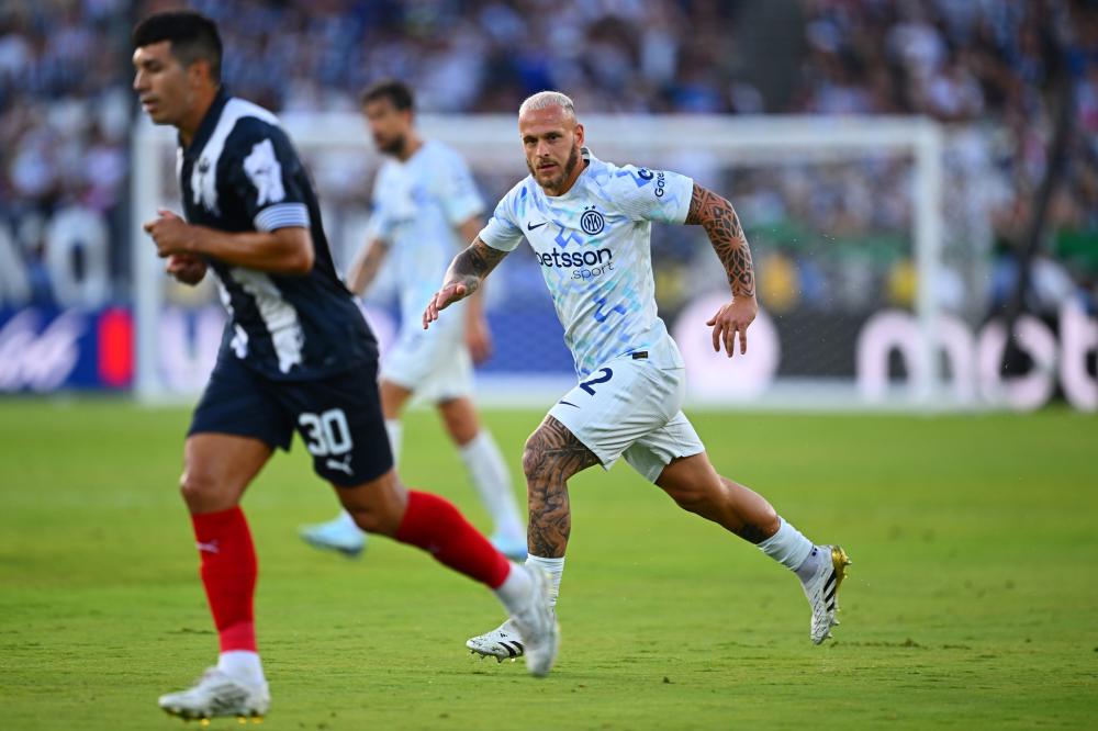 PTSD了？当值德国籍VAR裁判提醒主裁河南队后卫用手阻挡射门